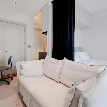 Newly Constructed In Kadikoy Quake-resistant Apartment Istanbul